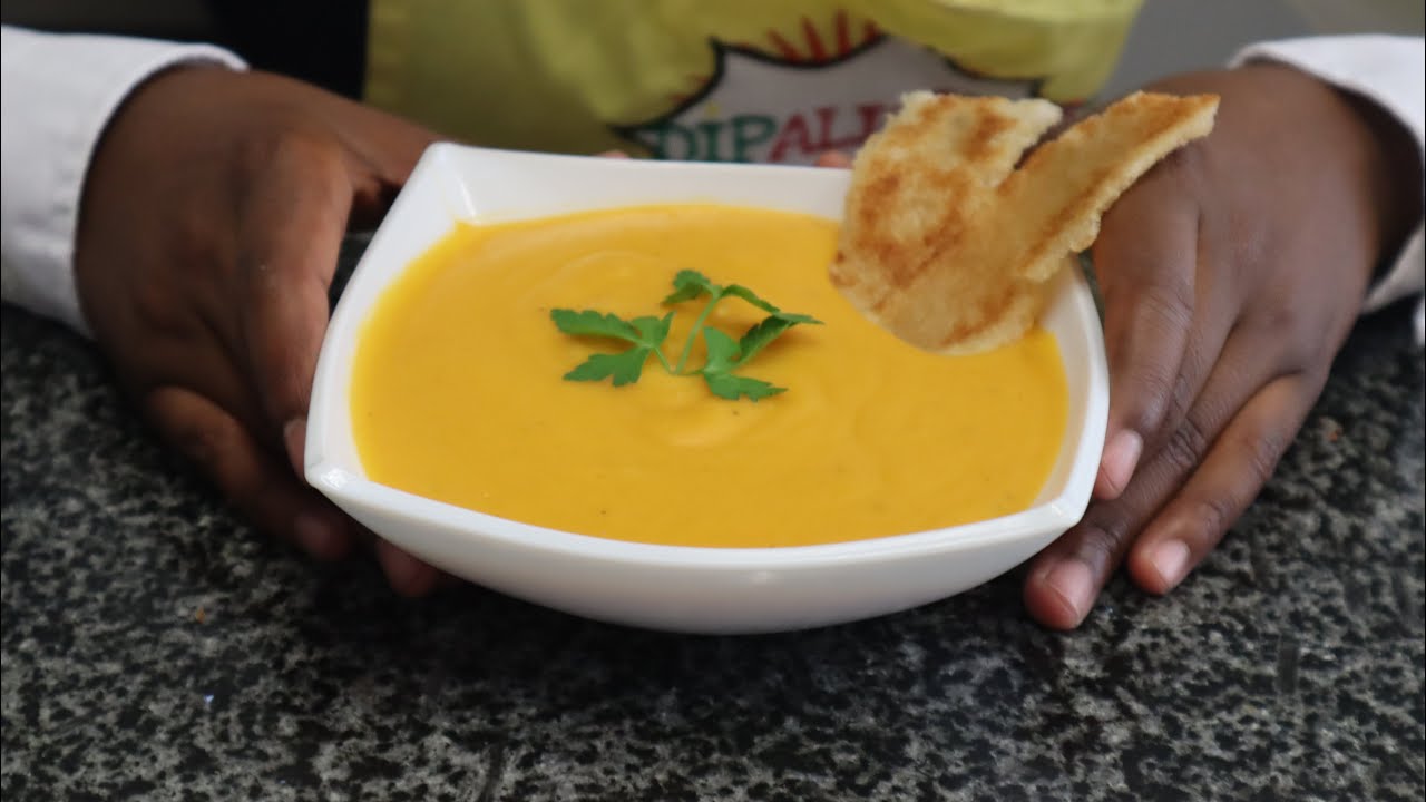 Bukan Main Kelereng, Bocah Ini Sibuk Jadi Bos Restoran